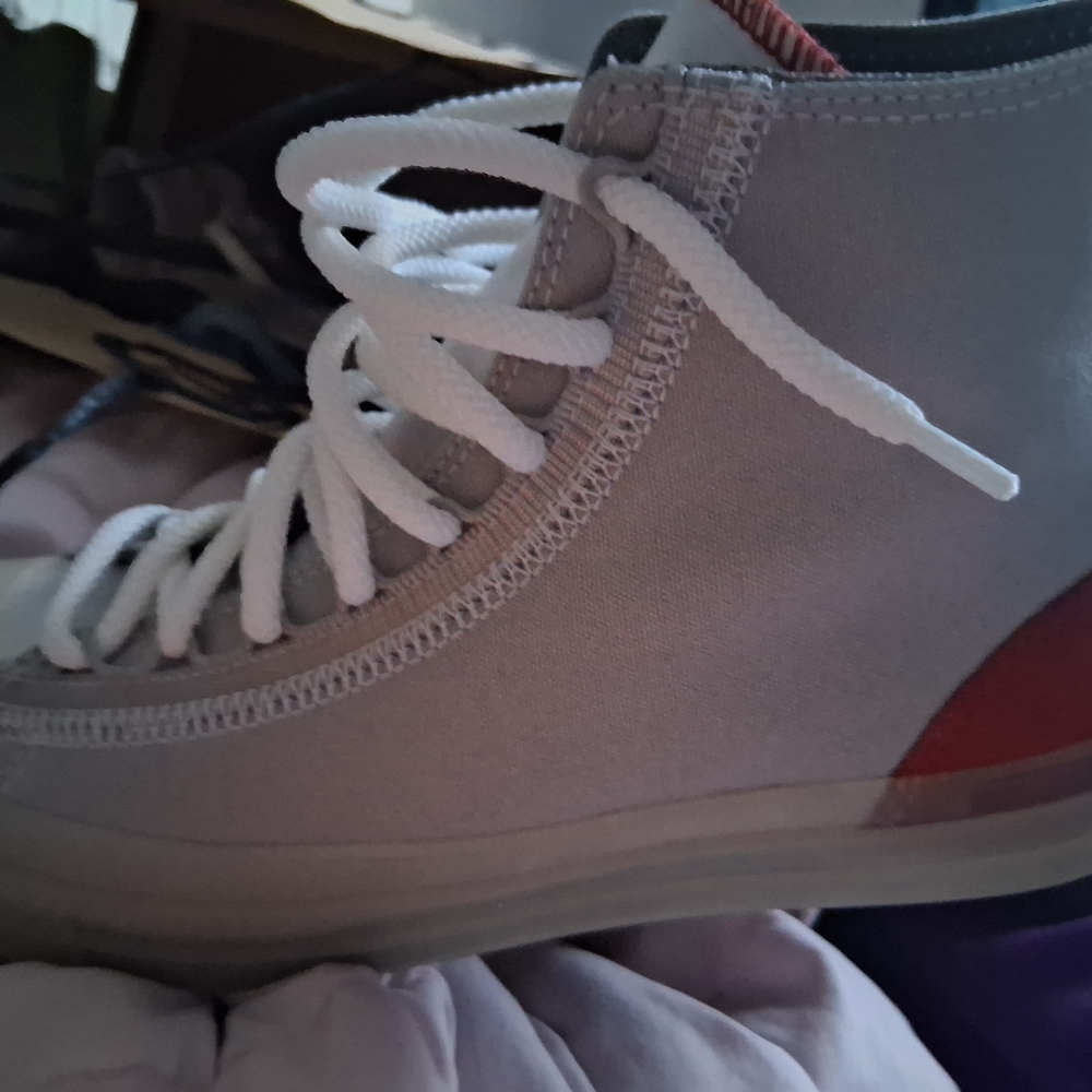 Converse Men's Red And White Sneaker - Picture 7 of 9